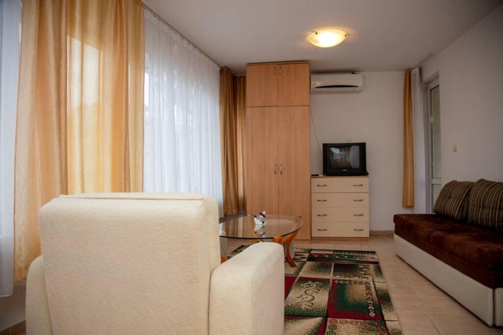 Convenient 1-Bedroom Flat Next To Harmanite Beach Sozopol Extérieur photo