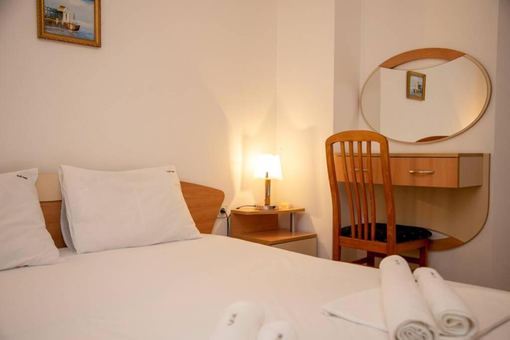 Convenient 1-Bedroom Flat Next To Harmanite Beach Sozopol Extérieur photo