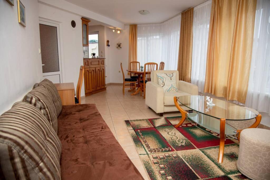 Convenient 1-Bedroom Flat Next To Harmanite Beach Sozopol Extérieur photo