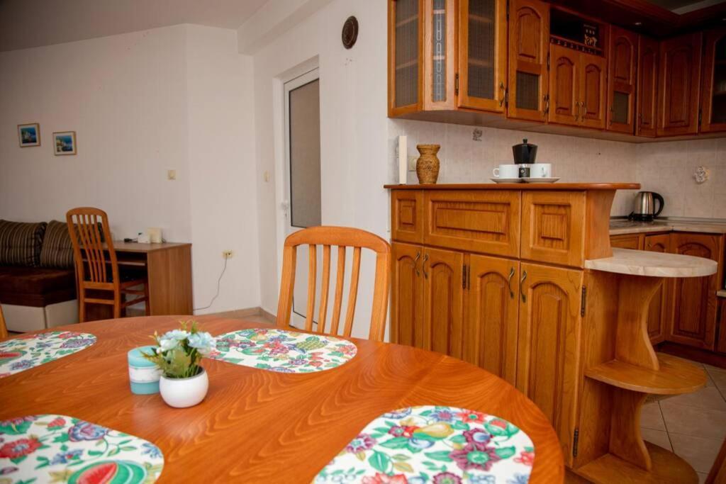 Convenient 1-Bedroom Flat Next To Harmanite Beach Sozopol Extérieur photo