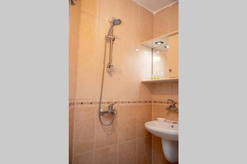 Convenient 1-Bedroom Flat Next To Harmanite Beach Sozopol Extérieur photo