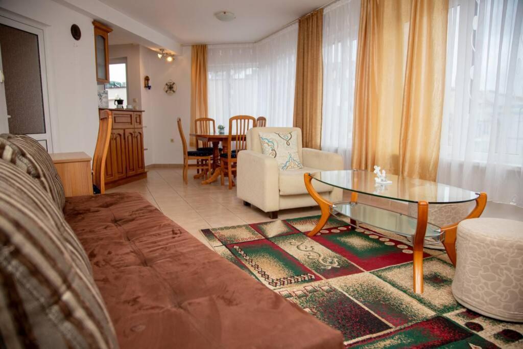 Convenient 1-Bedroom Flat Next To Harmanite Beach Sozopol Extérieur photo