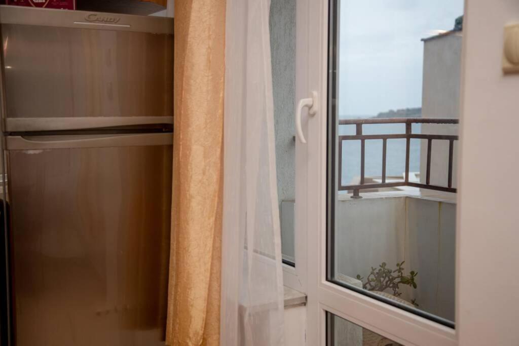 Convenient 1-Bedroom Flat Next To Harmanite Beach Sozopol Extérieur photo