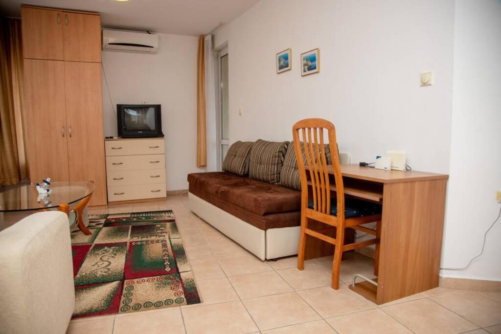 Convenient 1-Bedroom Flat Next To Harmanite Beach Sozopol Extérieur photo
